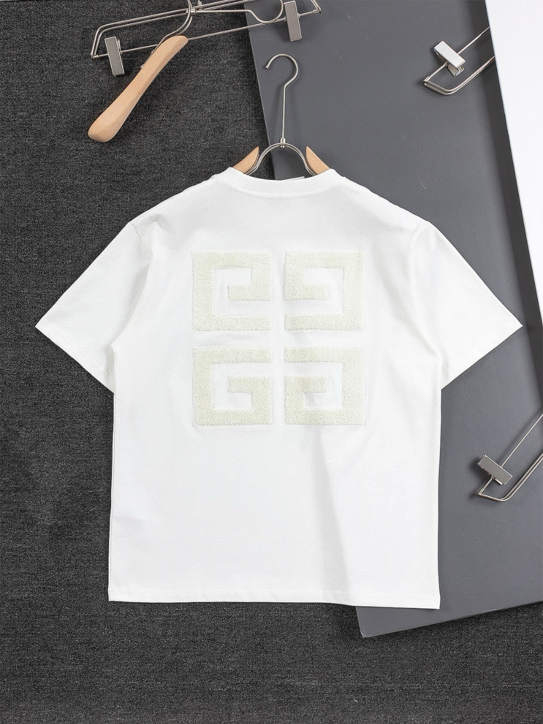 Givenchy_4G