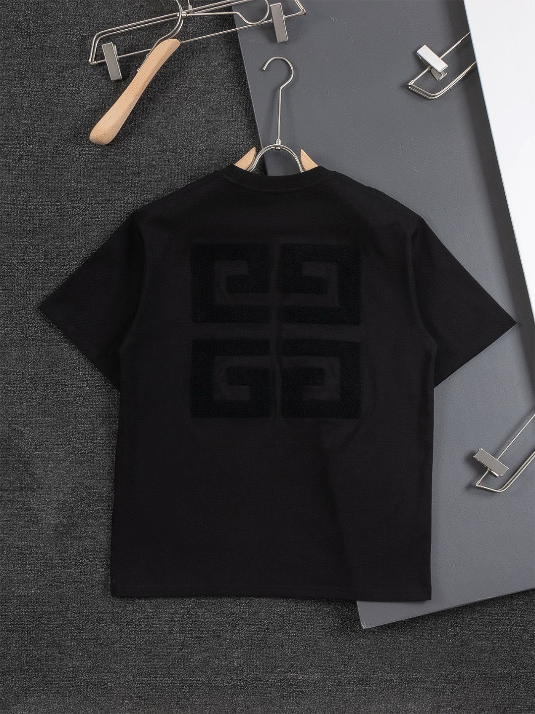 Givenchy_4G